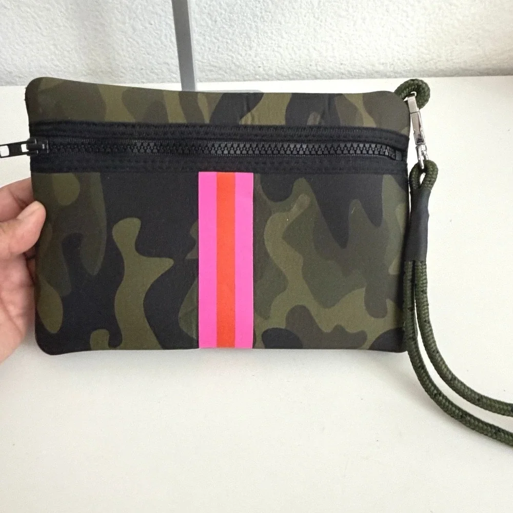 Neoprene Camo Wristlet Pouch Green Camouflage Pink Orange Stripe Zipper‎ Clutch